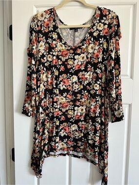 Fred David Black Floral V-Neck Tunic with Coral and Cream Blooms